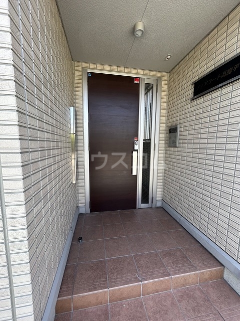 23/29 エントランス