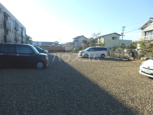 18/25 駐車場