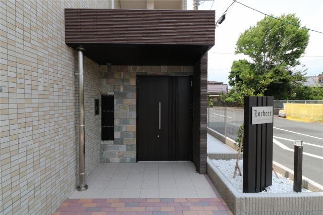 21/27 エントランス