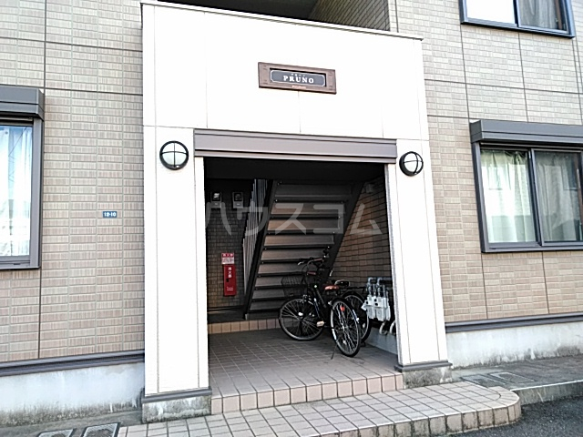 20/30 エントランス