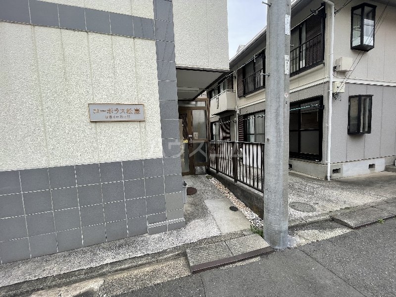 21/25 エントランス