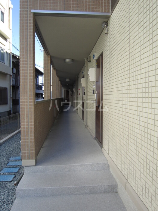 16/27 エントランス