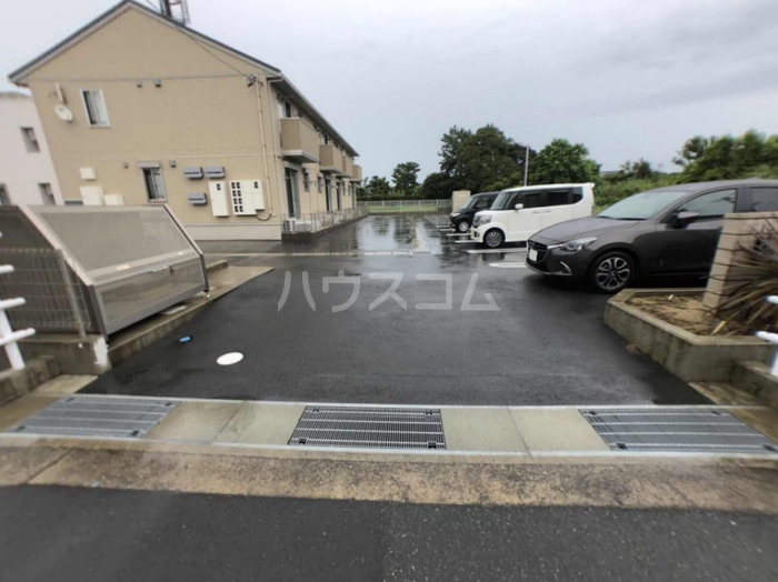 22/30 駐車場