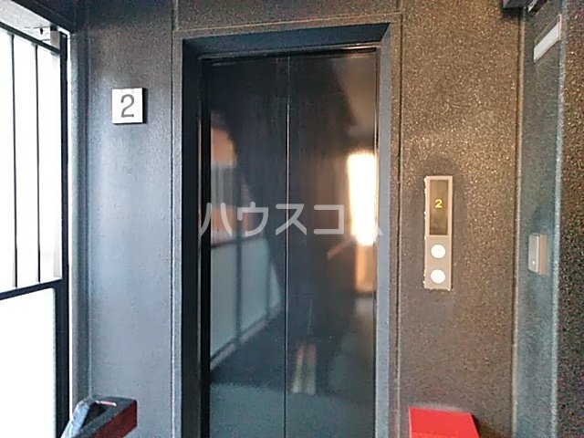 18/26 エントランス