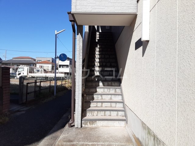 28/30 エントランス