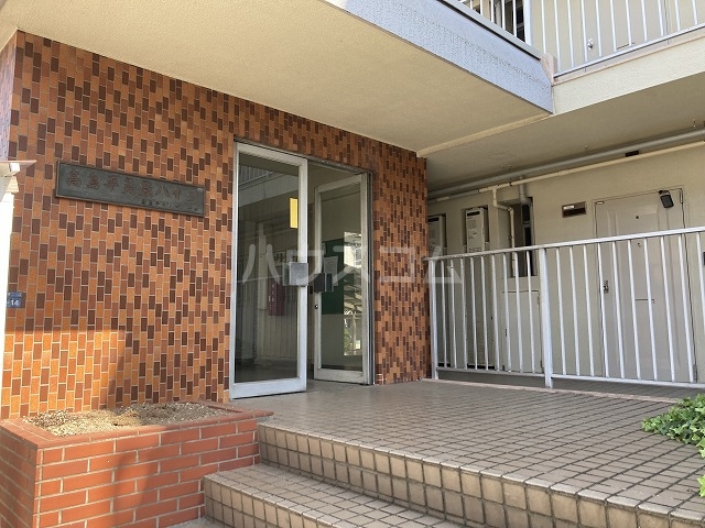 23/26 エントランス