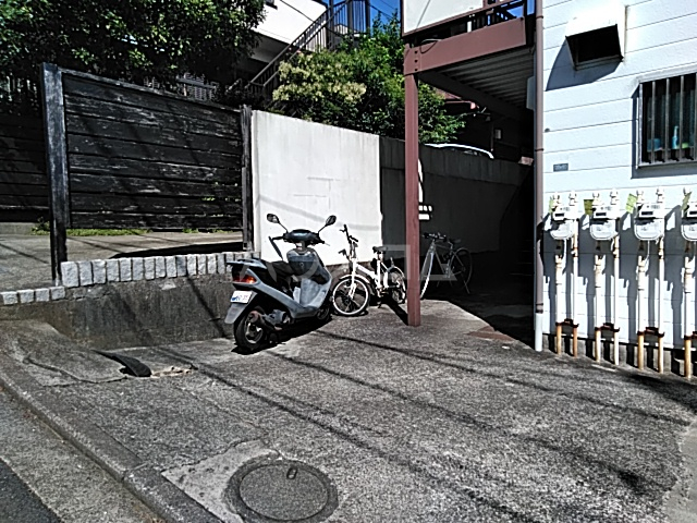 21/28 エントランス