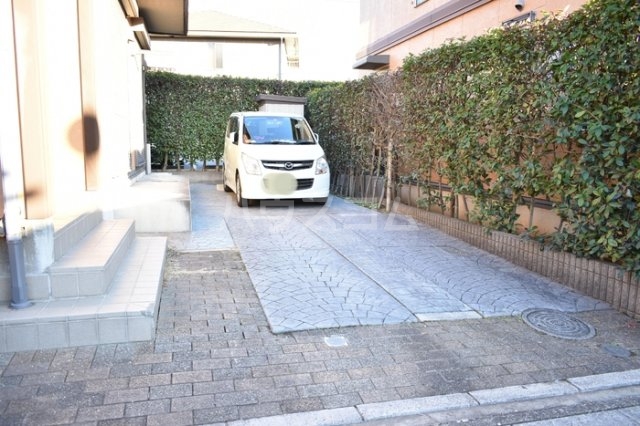 2/6 駐車場