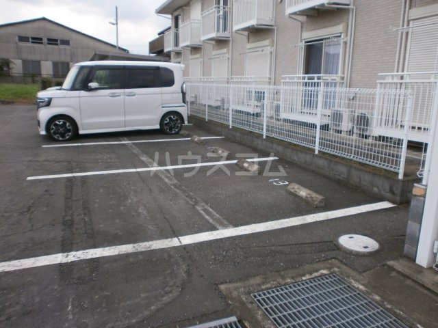17/23 駐車場