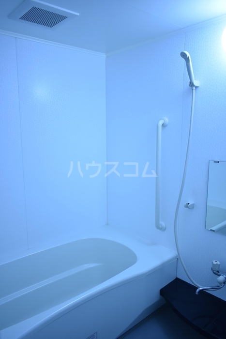 13/30 浴室