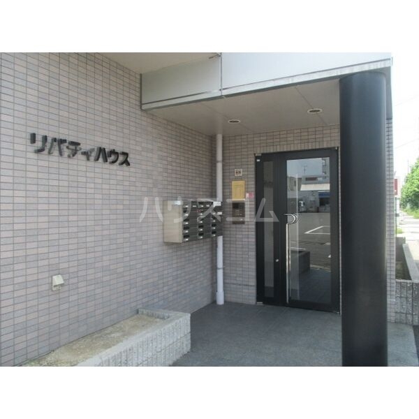 15/22 エントランス