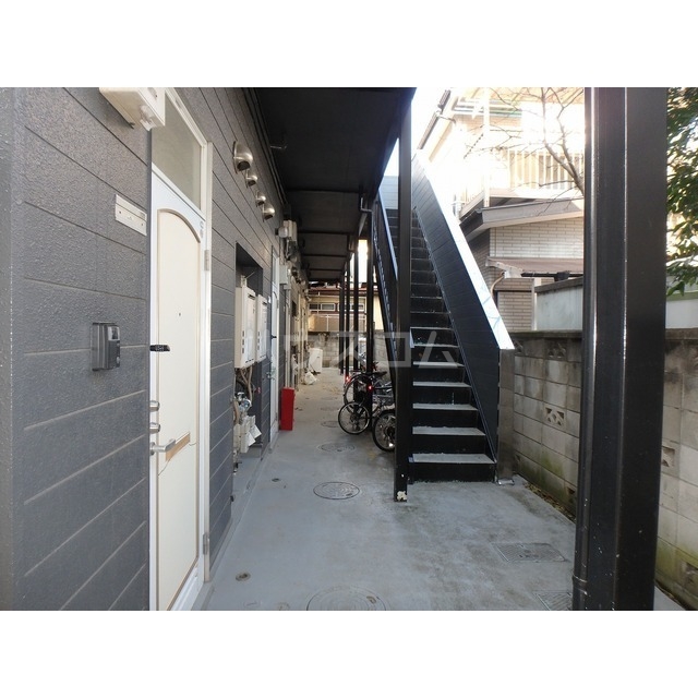 2/4 エントランス