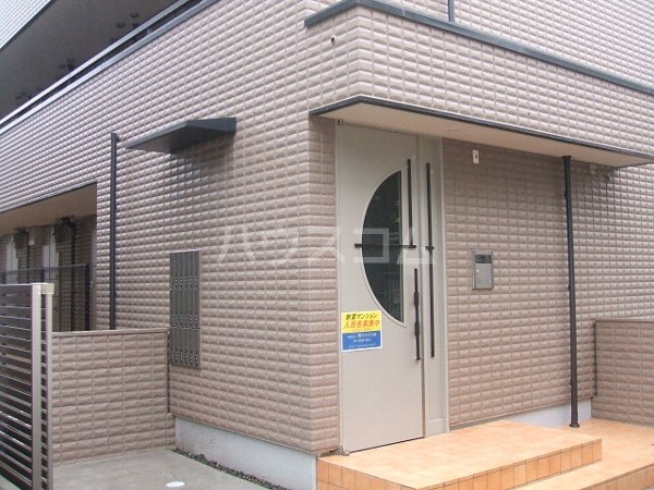 15/22 エントランス