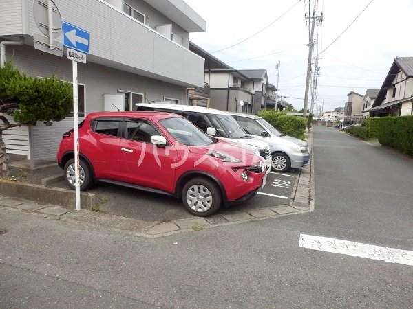 21/28 駐車場
