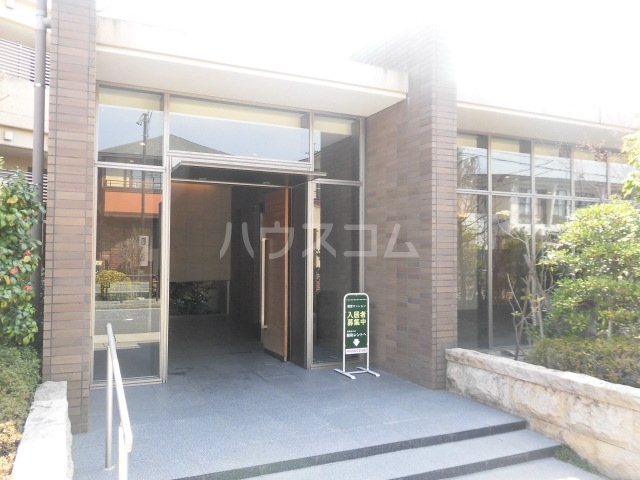 23/30 エントランス