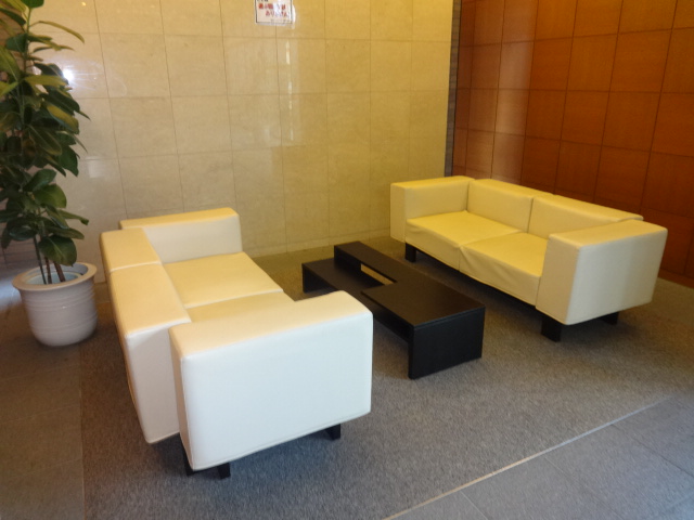 23/30 エントランス