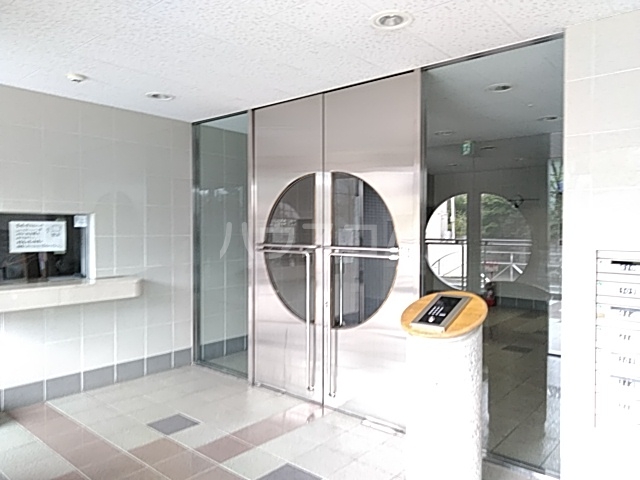 25/28 エントランス