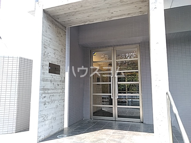 22/30 エントランス