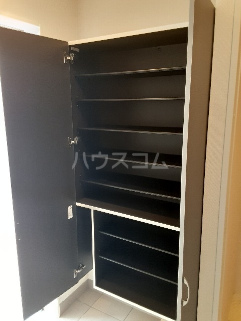 14/30 玄関