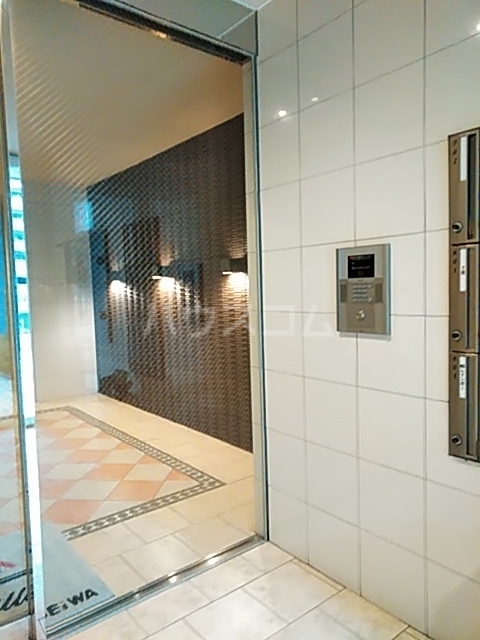 2/4 エントランス