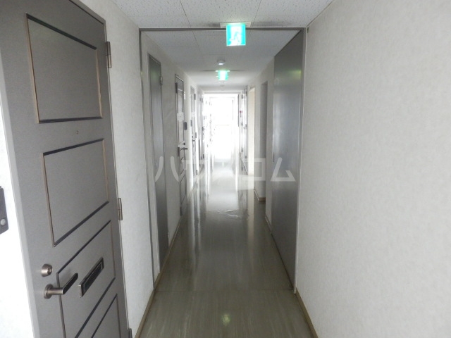 14/18 エントランス