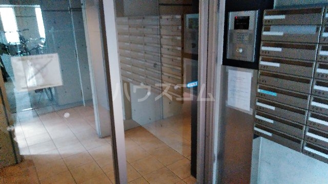 19/28 エントランス