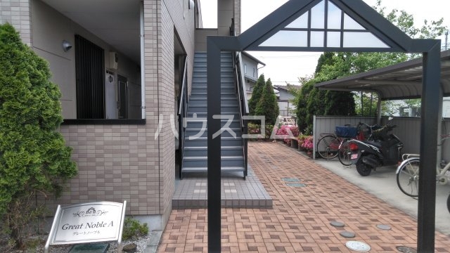 28/30 エントランス