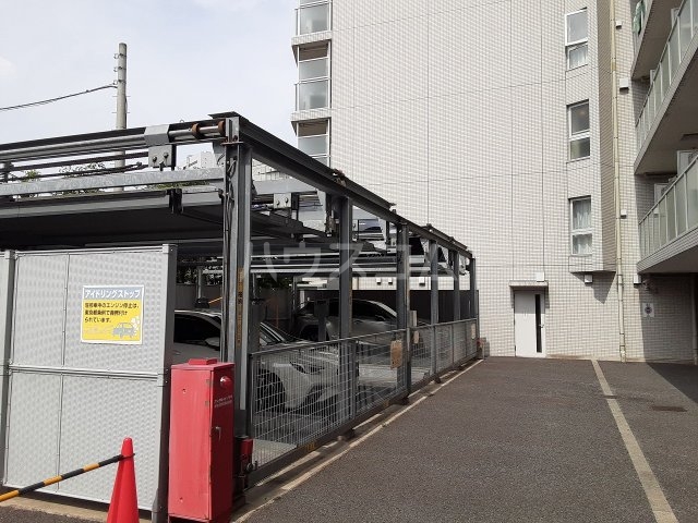 20/29 駐車場