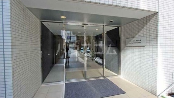 24/30 エントランス