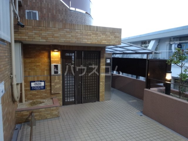 15/23 エントランス