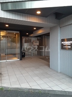 24/30 エントランス