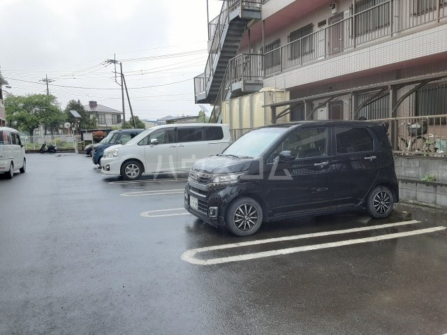 28/30 駐車場
