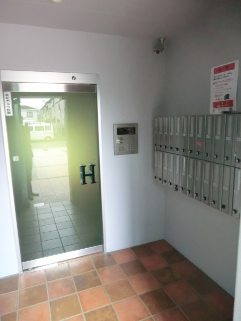 22/28 エントランス