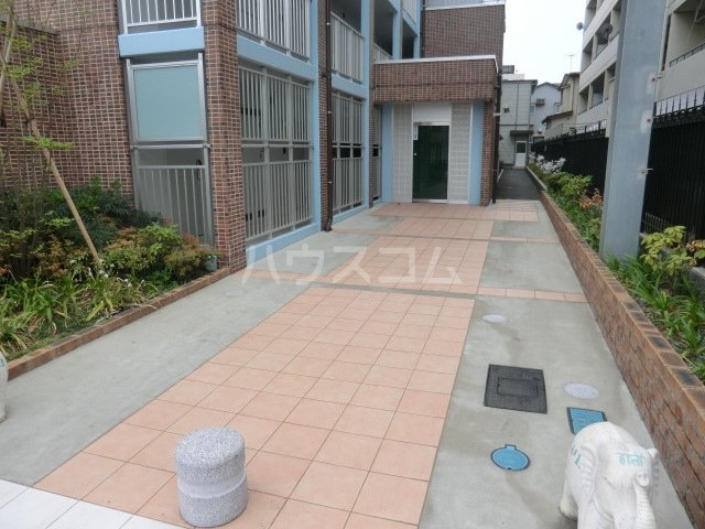 21/27 エントランス