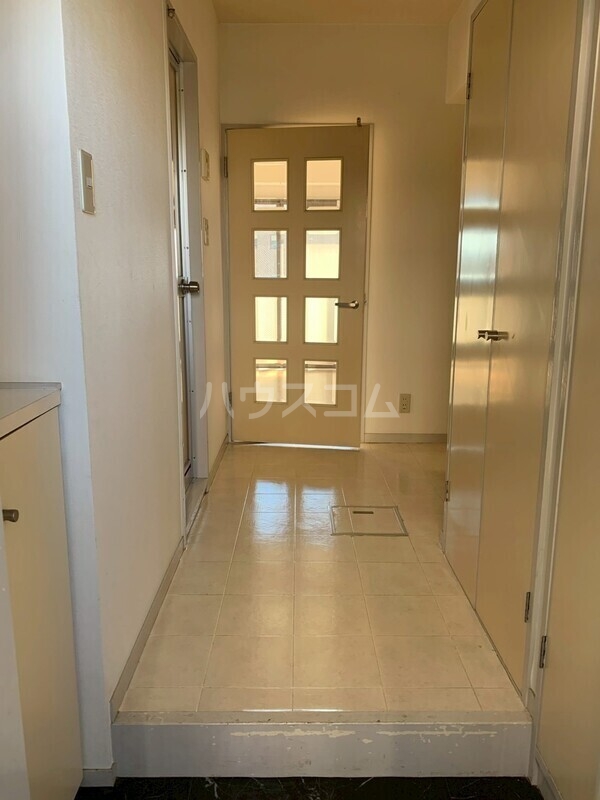 16/30 玄関