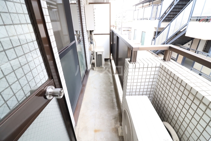 19/27 バルコニー