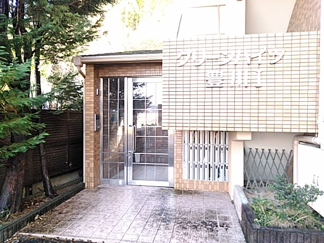 19/30 エントランス