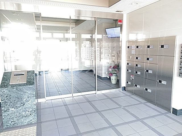 21/30 エントランス