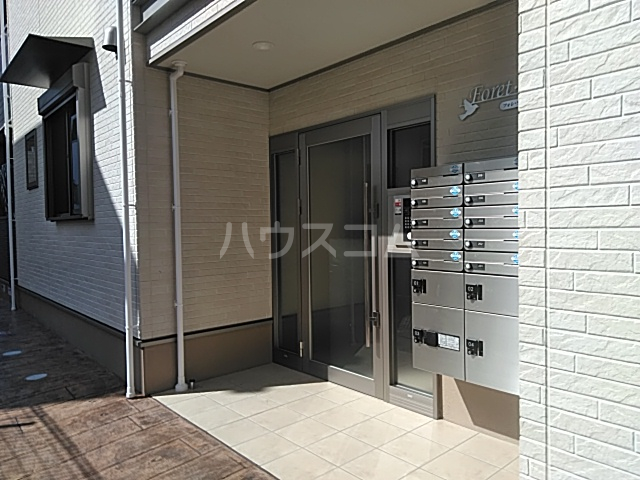 28/30 エントランス