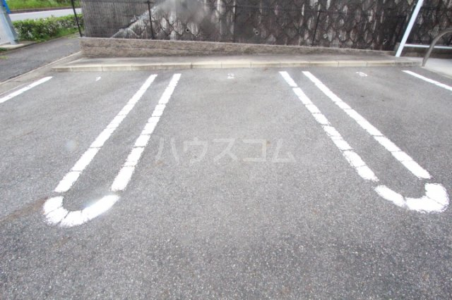 2/6 駐車場