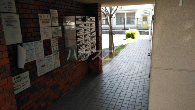 2/5 エントランス