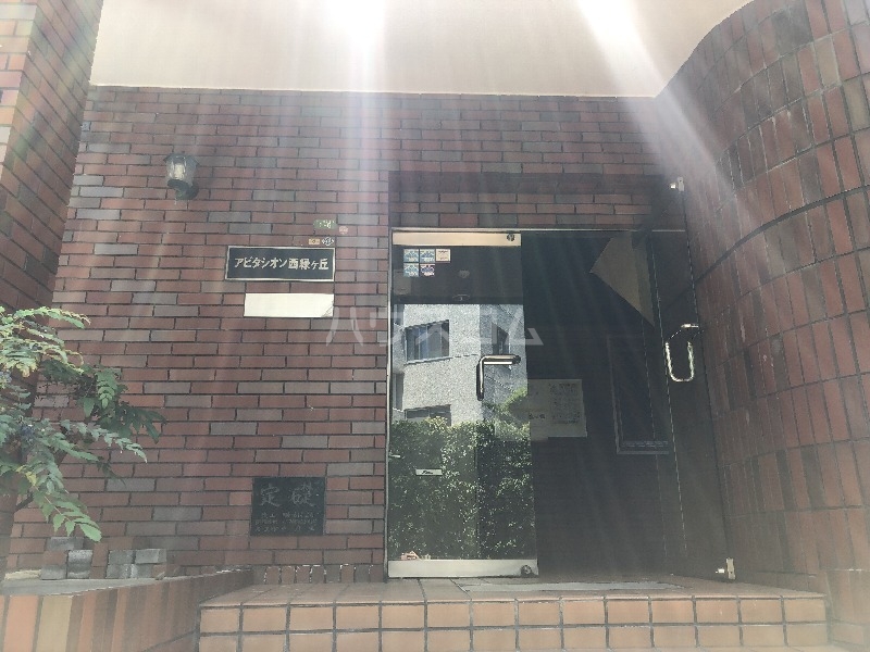 24/30 エントランス