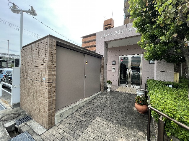 26/30 エントランス