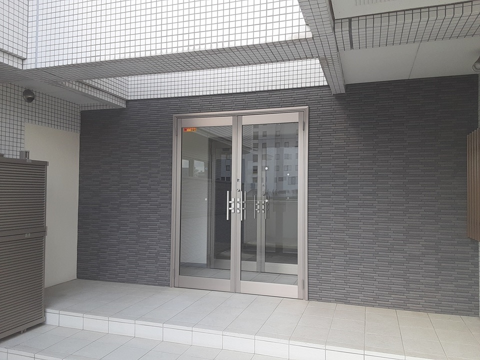 22/30 エントランス