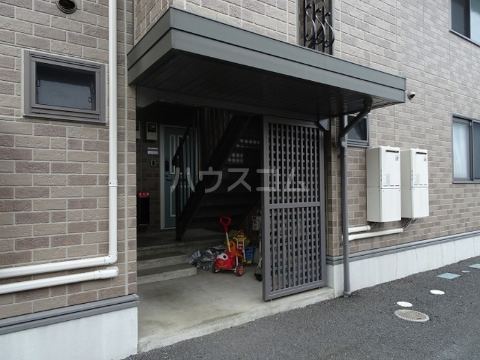 16/19 エントランス