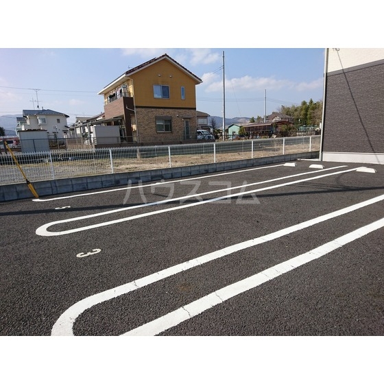 2/6 駐車場
