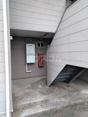 21/30 エントランス