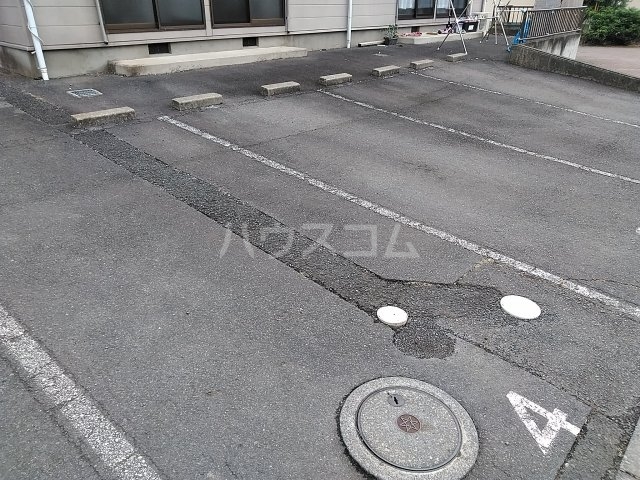 22/30 駐車場