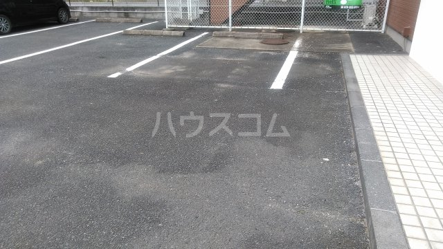 28/30 駐車場