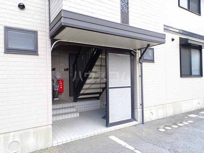 18/26 エントランス